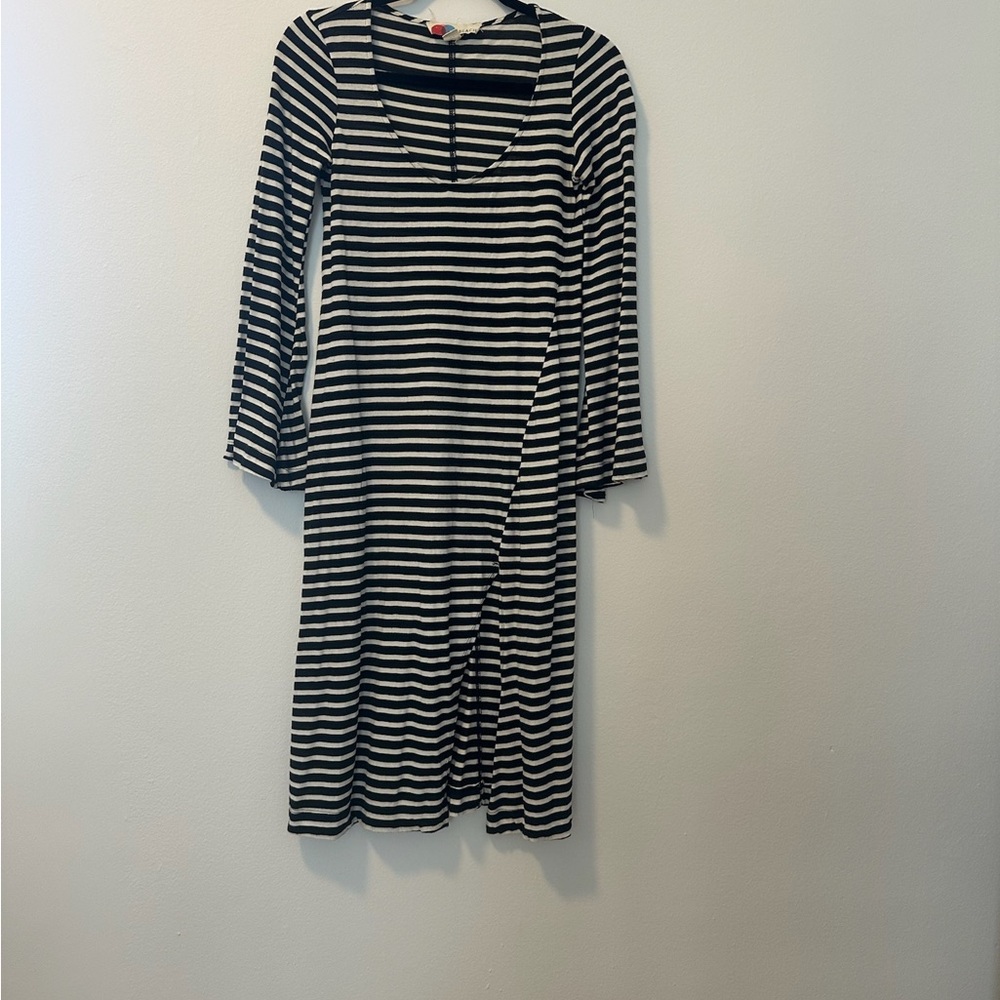 Black and White Casual Sheath Dress with Bell Sleeves